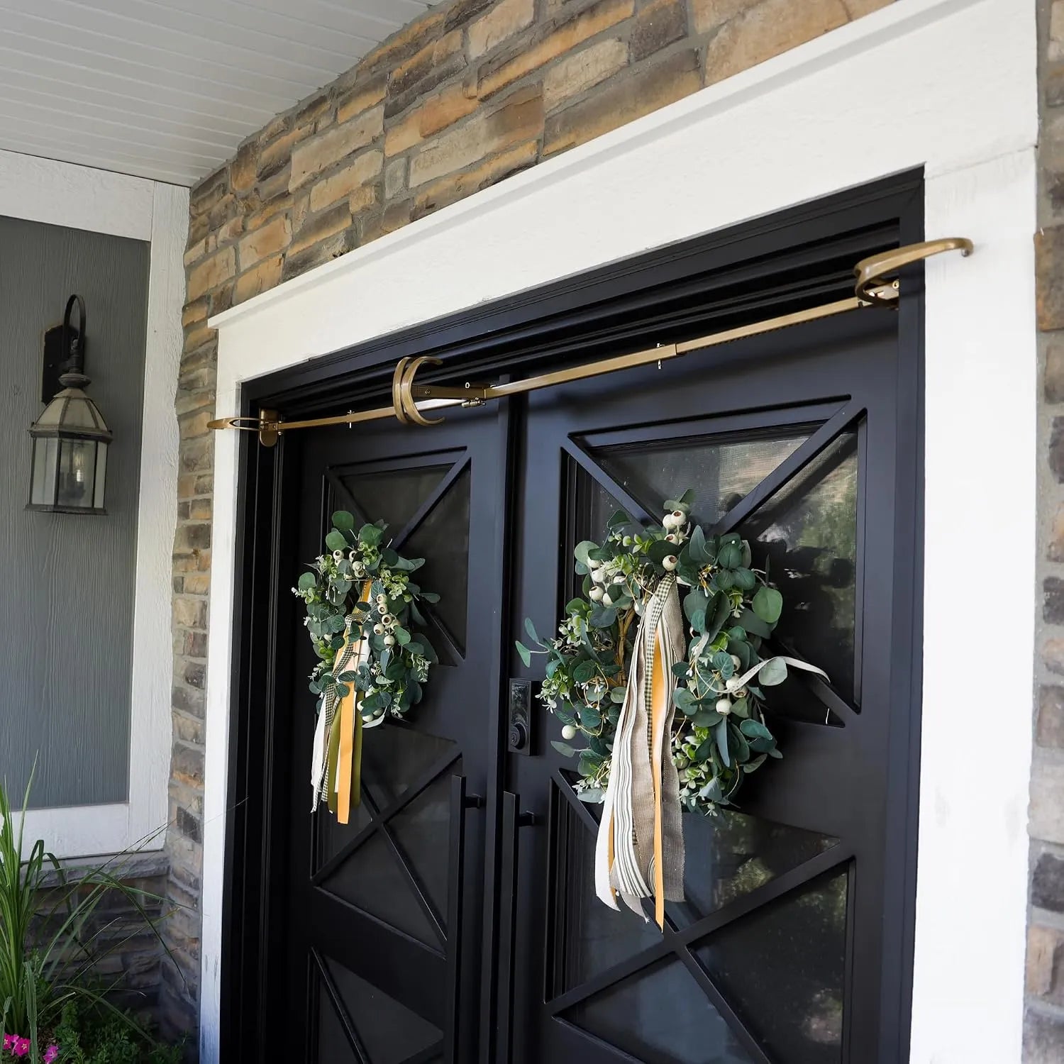 Adjustable Door-Frame Wreath & Garland Hanger Rod 4